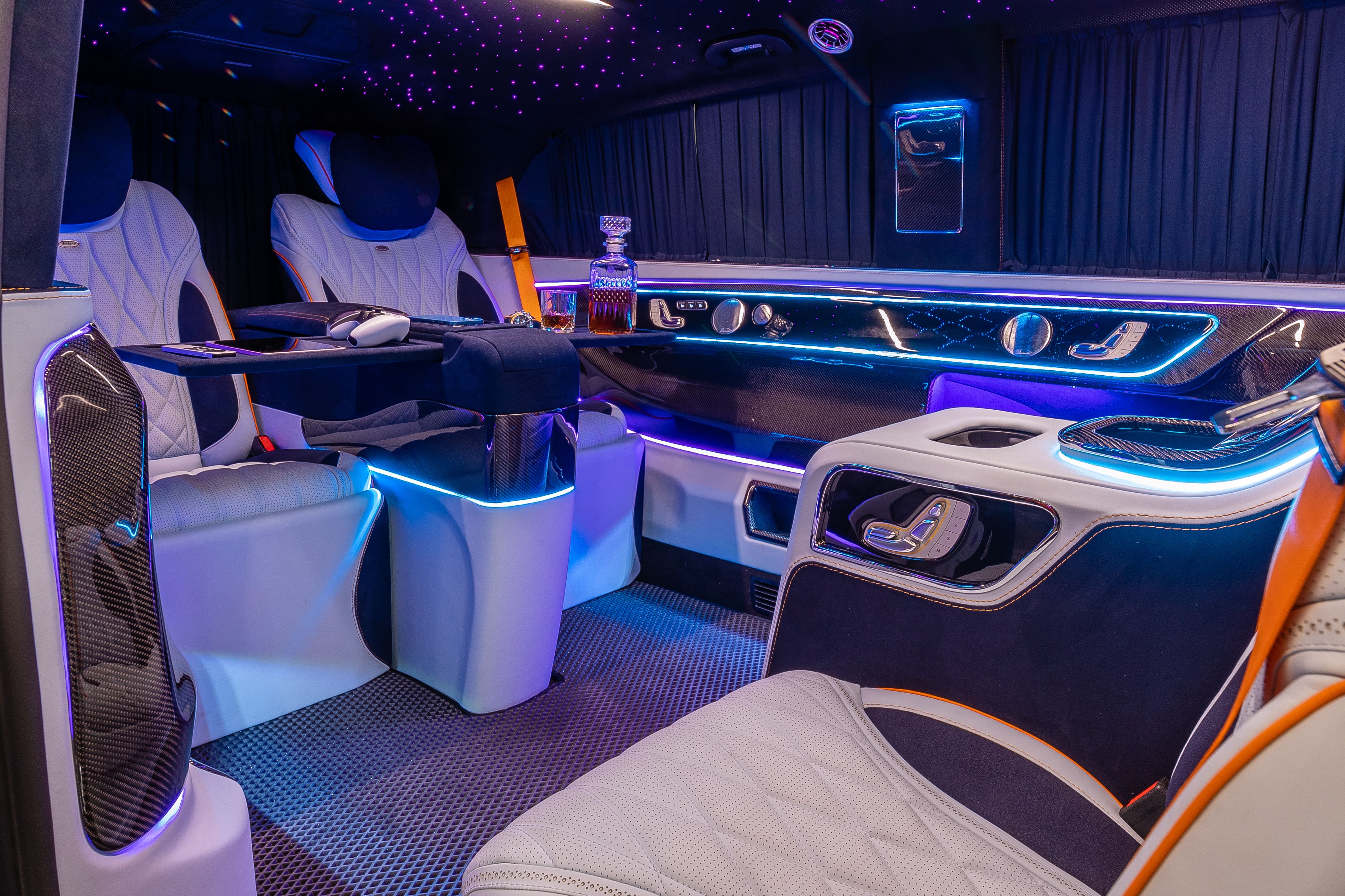 Mercedes-Benz Vito Modern İç Tasarım - Mavi Beyaz Kombinasyon